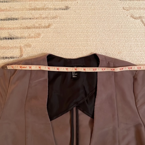 Taupe blazer - Size 6 - Picture 5 of 8